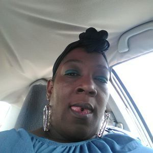 Meet your Posher, Lola